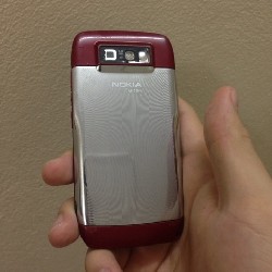 Điện thoại phổ thông Nokia E71 màu đỏ đã qua sử dụng 547