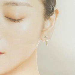 K18YG/K18WG Bông tai kim cương dạng vòng 0.04CT - Hàng hiệu Chính hãng 864430