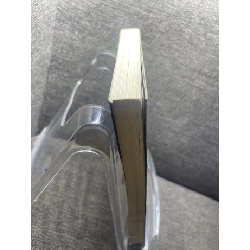 Mực giấy sao trời Kiran Millwood Hargrave 2017 mới 80% bẩn viền nhẹ HPB1405 914381