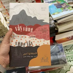 Vẫy vùng giữa vũng lầy" của tác giả Carl Hiaasen. 