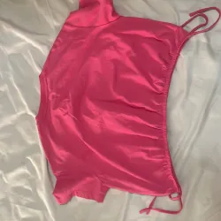 Áo bé gái 11-12t. Chưa sd, đã giặt. Sale 50k/1 cái có 2 cái 780969