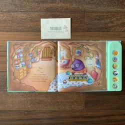 Sách ngoại văn Little Children's Music Book – Lỗi âm thanh, Used 542237