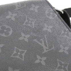 Túi xách vai Louis Vuitton Monogram Eclipse District PM M44000 613636