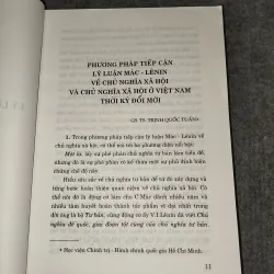 KIÊN ĐỊNH MỤC TIÊU VÀ CON ĐƯỜNG ĐI LÊN CHỦ NGHĨA XÃ HỘI Ở NƯỚC TA 701107