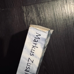Kẻ trộm sách 447723