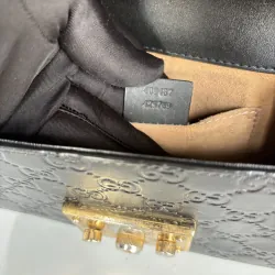 ĐẲNG CẤP KHÔNG THỜI GIAN: GUCCI PADLOCK Mini . 976855