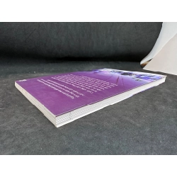 Người Lạ Làm Thay Đổi Cuộc Sống Của Chúng Ta? - Tedbooks - Kio Stark, Mới 80% (Ố Nhẹ), 2017 SBM.VH2504 450600