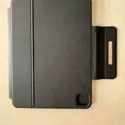 Bao da kèm bàn phím ESR Rebound Magnetic cho iPad Air (kèm dây sạc) 736933