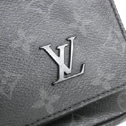 Túi xách vai Louis Vuitton Monogram Eclipse District PM M44000 613636