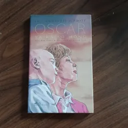 Oscar và nà áo hồng