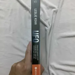 UFO (Leslie Kean) 697321