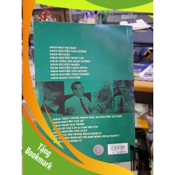 (TẶNG BOOKMARK) Bên bếp lửa những người anh hùng LỊCH SỬ - CHÍNH TRỊ - TRIẾT HỌC RBK0910