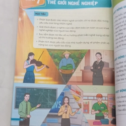 Quyển sách học cách làm người lớp 11 501728