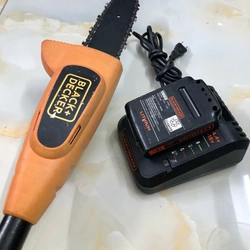  Cưa Pin, Cưa Xích Trên Cao Black + Decker 14,4V.