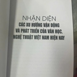 NHẬN DIỆN CÁC XU HƯỚNG PHÁT TRIỂN CỦA VĂN HỌC NGHỆ THUẬT VIỆT NAM HIỆN NAY 531844