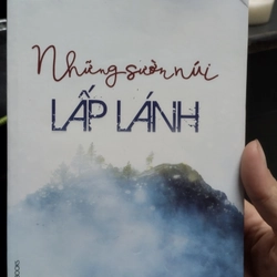 Những sườn núi lấp lánh" của tác giả Lê Minh Khôi. 