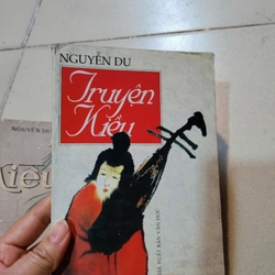 18 cuốn sách về Truyện Kiều của Nguyễn Du 444677