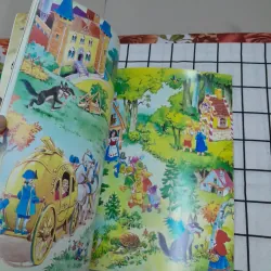 2 quyển truyện cổ tích màu khổ lớn: CÔ BÉ QUÀNG KHĂN ĐỎ & BẠCH TUYẾT VÀ 7 CHÚ LÙN. 995825