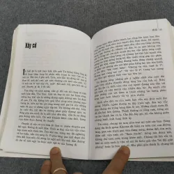 THÁNG NGÀY TÔI SỐNG VỚI NHỮNG NGƯỜI CỘNG SẢN 991035
