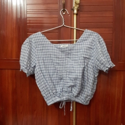 áo croptop kẻ sọc xanh