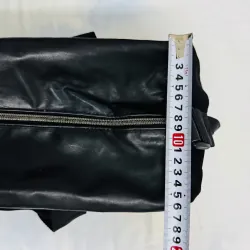 Túi chữ nhật CK màu đen, cond 90%, 150K 925362