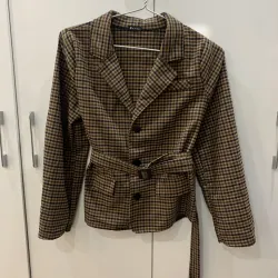 Áo khoác nữ thời trang freesize mới 95%  755676