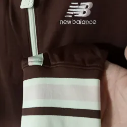 Áo khoác thể thao New Balance màu nâu size L 719706