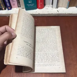 II Văn Học Việt Nam: Chuyện Làng Văn _ Việt Nam Và Thế Giới (2 Tập) - 1987 752314