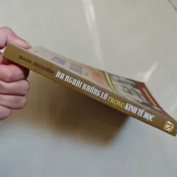 Ba người khổng lồ trong kinh tế học 1001308