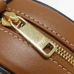 Túi đeo chéo hình oval Celine 10I703DPQ 613797