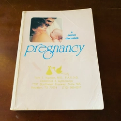A doctor discusses pregnancy 
