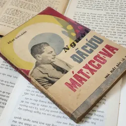 Truyện tình báo: NGƯỜI ĐÃ CỨU MOSKVA (Robert Guillain) 717669