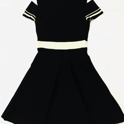 Đầm len co giãn size M-L màu đen