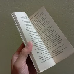 By the river piedra I sat down and wept sách ngoại văn tiếng Anh english book  790113