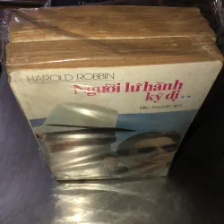 Người lữ hành kỳ dị - Harold Robbin 931246