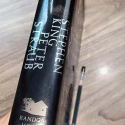 Black House
By Stephen King (khổ lớn, bìa cứng siêu hiếm) 723266