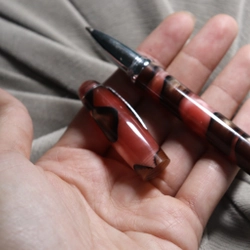 Bút ký tên bằng Ngọc