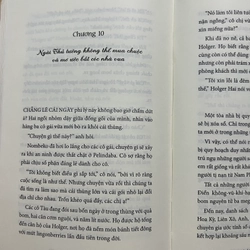Tiểu thuyết Cô gái mù chữ phá bom nguyên tử - mới 98% 526164