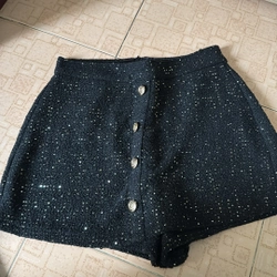 Sơ mi + chân váy có lót. Size XL tầm 58kg đổ lại mặc ok ạ. Tình trạng 99%. Hàng thiết kế.  518250