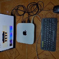 Nguyên bộ máy tính gồm Mac mini, màn hình, bàn phím, chuột 6790