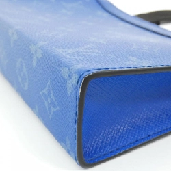 Túi đeo vai Louis Vuitton Taiga Lama Gaston Wearable Wallet M83099 - Hàng hiệu Authentic 769157