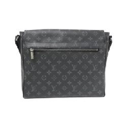 Túi xách vai Louis Vuitton Monogram Eclipse District MM M44001 - Hàng hiệu Chính hãng 776422