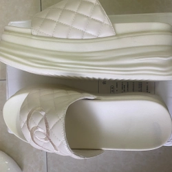 Dép quai thêu trần bông cao 7cm 524535