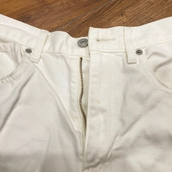 UNIQLO QUẦN SHORT TRẮNG MỚI SIZE 28(71CM) 508385