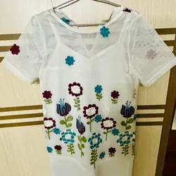 Đầm trắng lụa thêu thiết kế 2 lớp