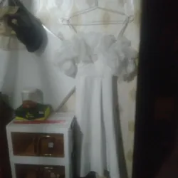 Đầm trắng đi tiệc