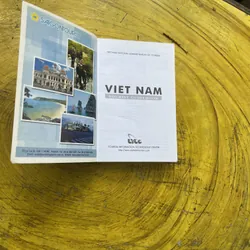 VIET NAM TOURIST GUIDEBOOK 591979