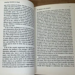 Amusing Ourselves to Death - Neil Postman 785193