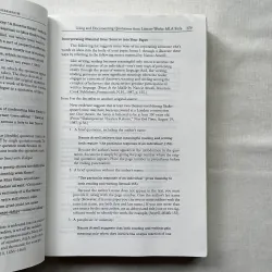 Responding to Literature: Stories, Poems, Plays, and Essays - Judith A. Stanford   991983