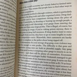 THE UNDERCOVER ECONOMIST - TIM HARFORD 778789